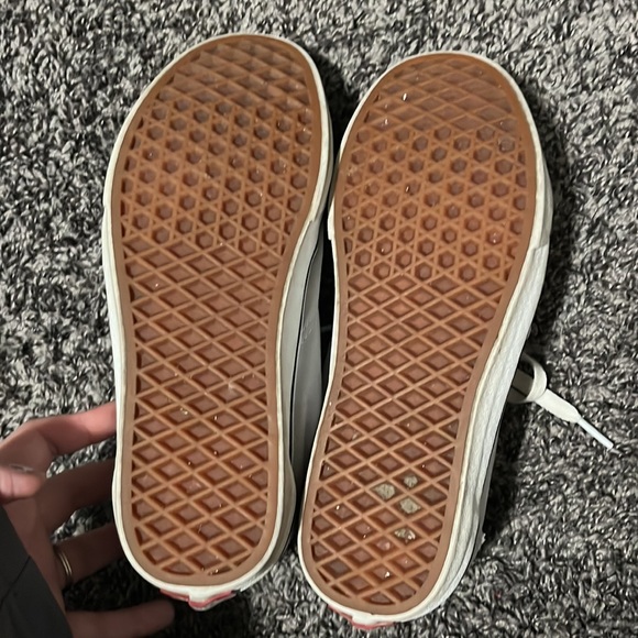 Vans - Picture 5 of 6